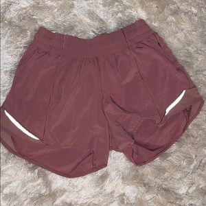 6 tall LULULEMON short